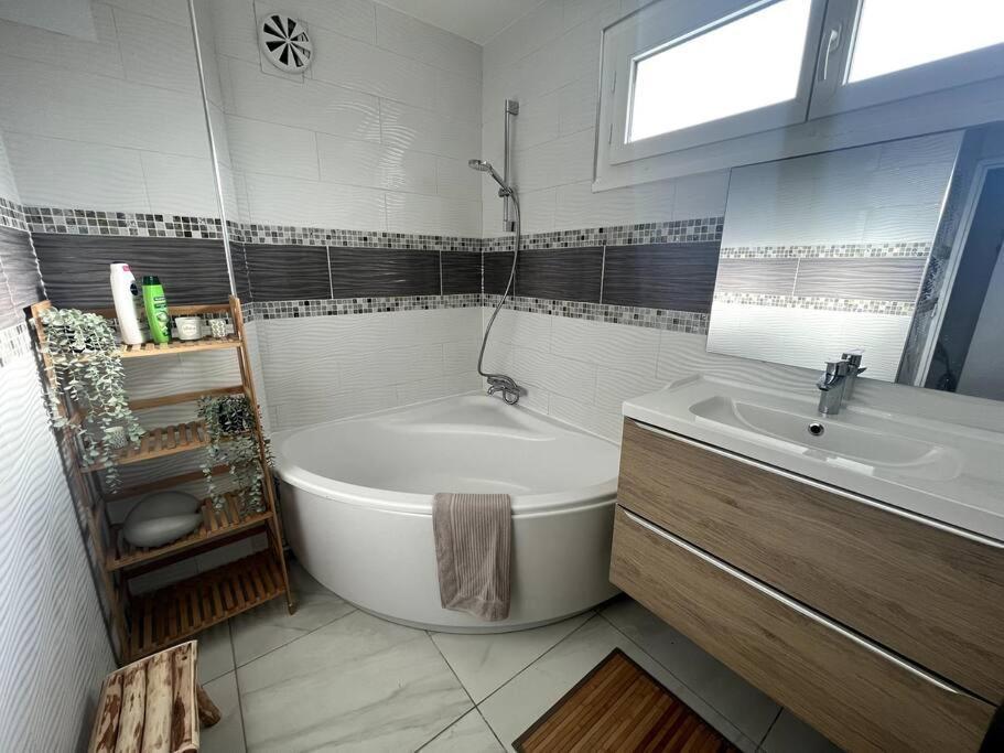 Hana Home Mantes-La-Jolie 6 Personnes Parking Public Gratuit Business&Family Exterior photo
