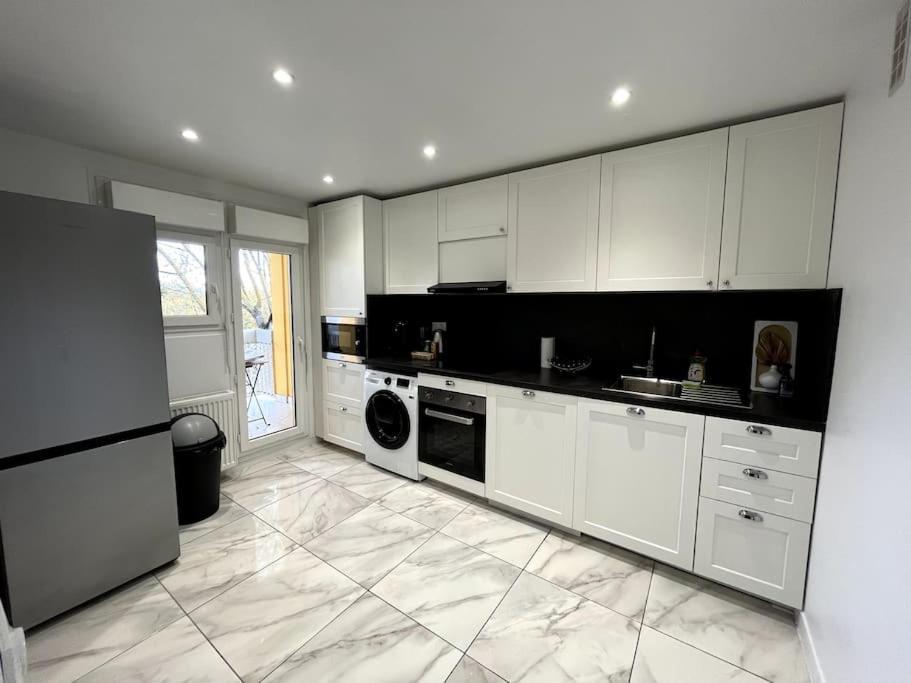 Hana Home Mantes-La-Jolie 6 Personnes Parking Public Gratuit Business&Family Exterior photo